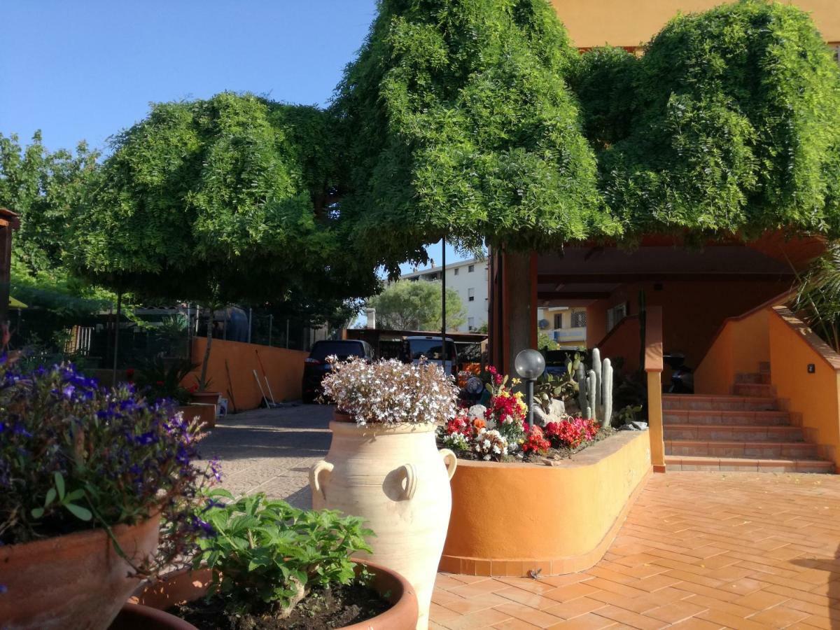 Casa Vacanze Villa Carmela Porto Torres Bagian luar foto